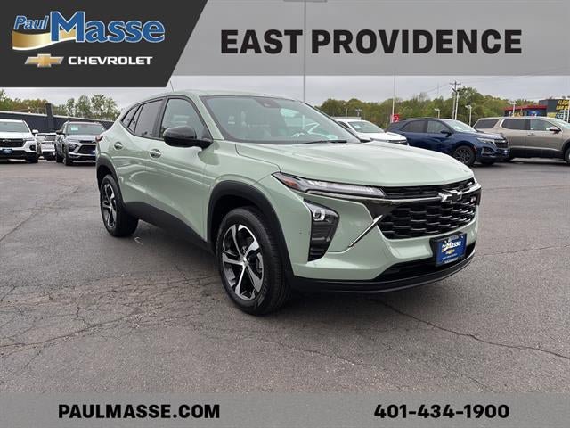 Used 2024 Chevrolet Trax RS w/ Driver Confidence Package FWD image 3