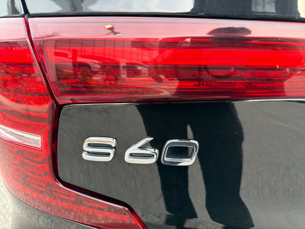 Used 2024 Volvo S60 B5 Core FWD image 11