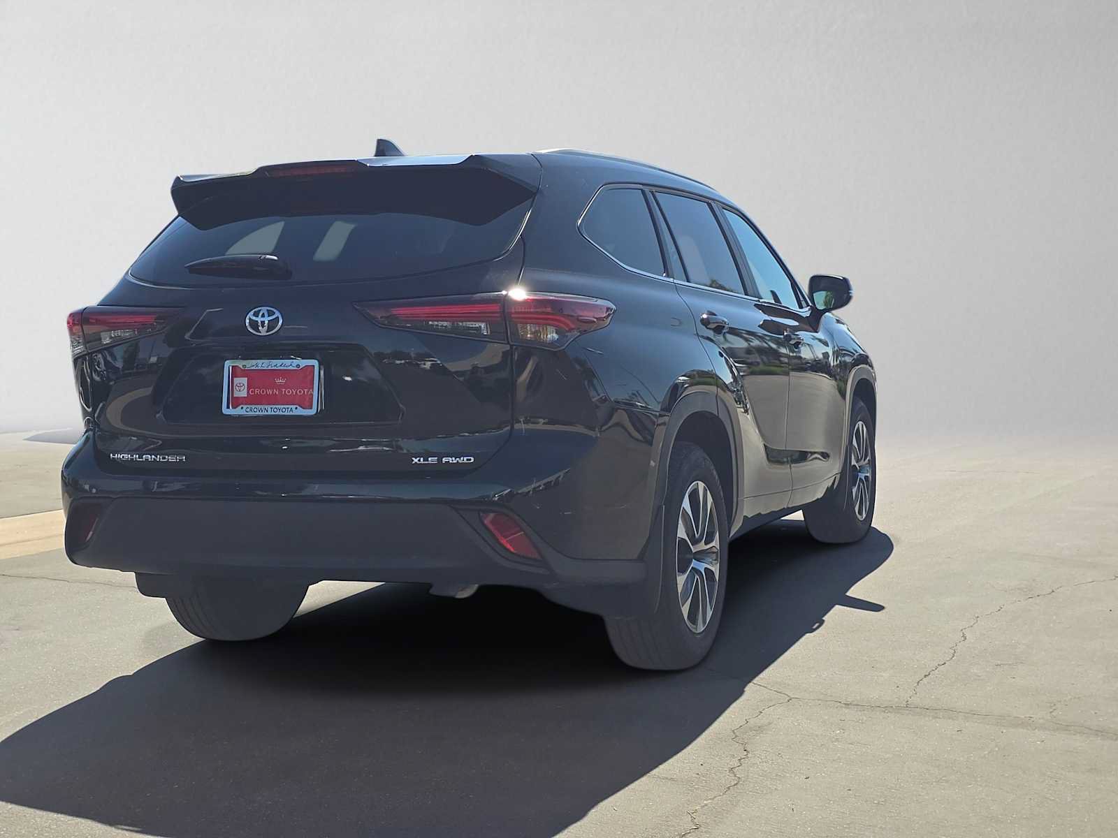 Certified 2026 Toyota Highlander XLE AWD/4WD image 3