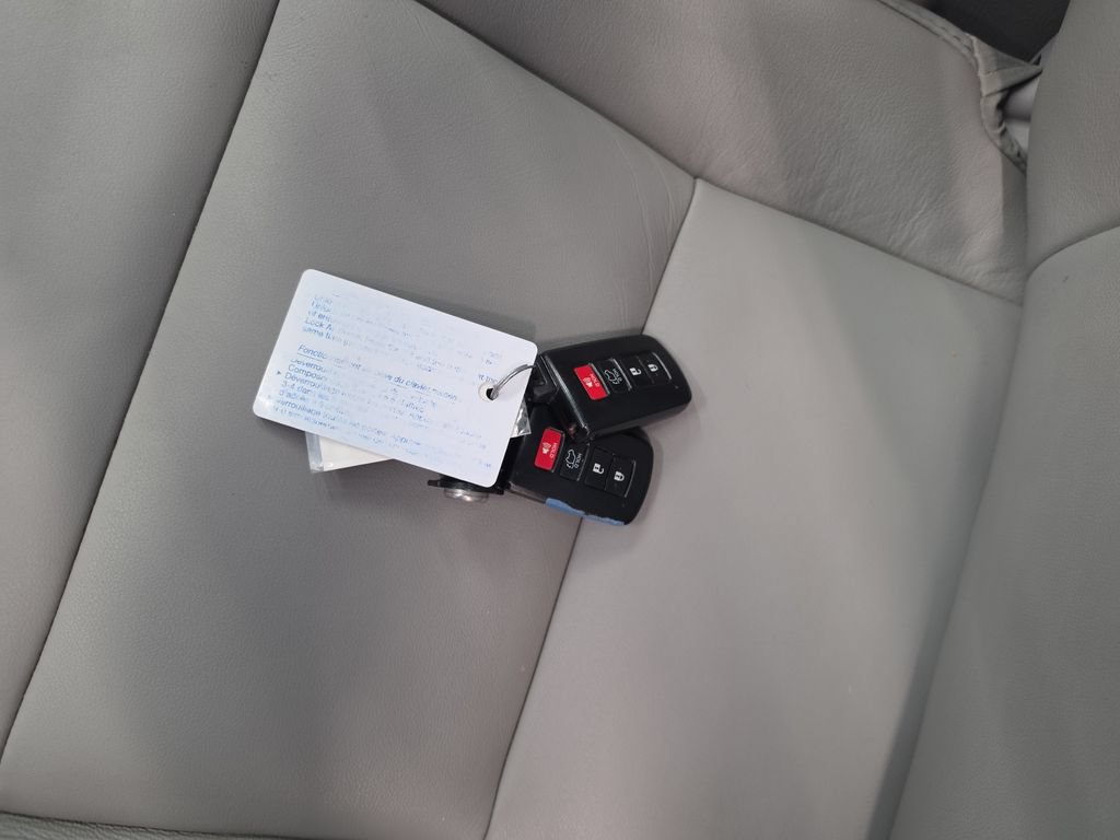 Used 2018 Toyota Highlander XLE FWD image 37