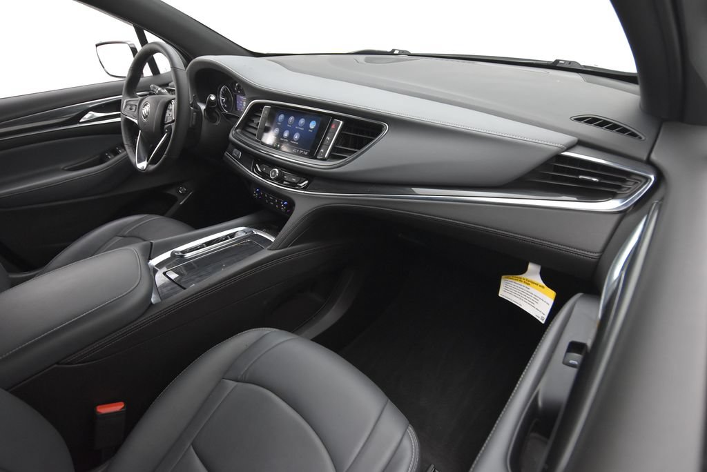 Used 2022 Buick Enclave Essence FWD image 31