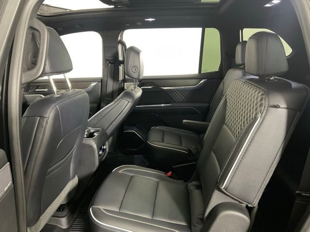 Used 2024 GMC Acadia Denali w/ Super Cruise Package image 33