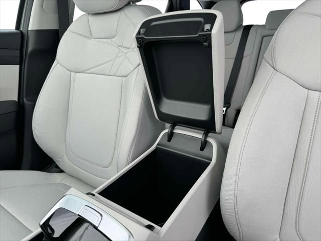 Used 2025 Hyundai Tucson SE image 18