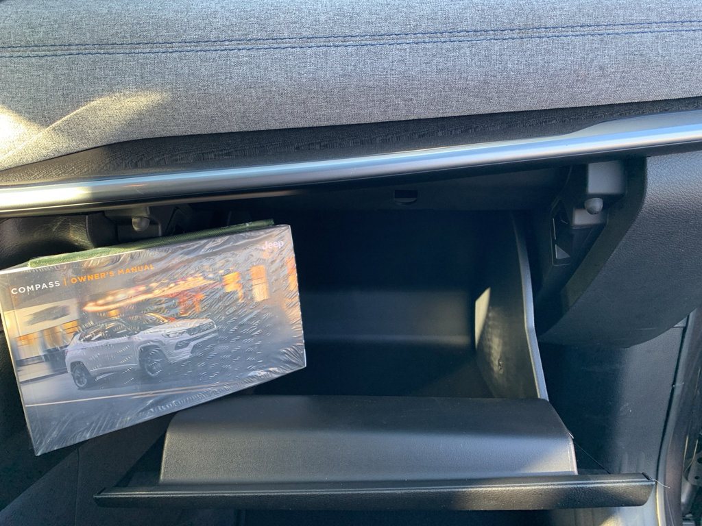 Used 2024 Jeep Compass Latitude image 31