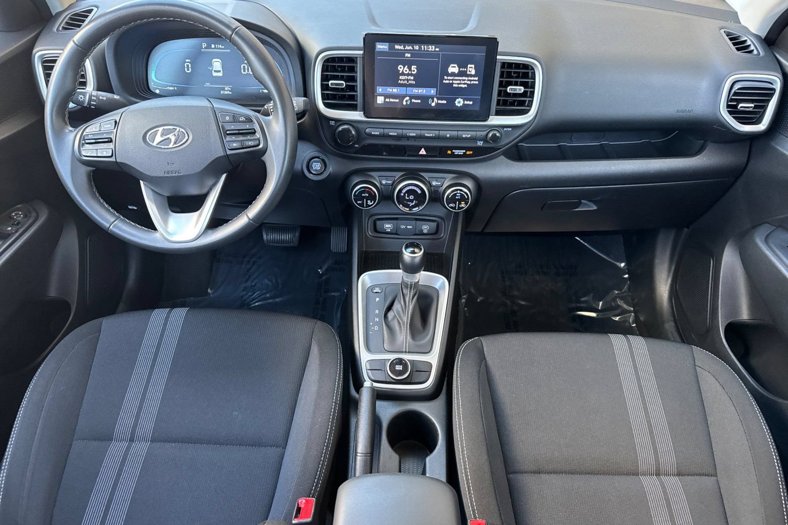 Used 2025 Hyundai Venue SEL FWD image 14
