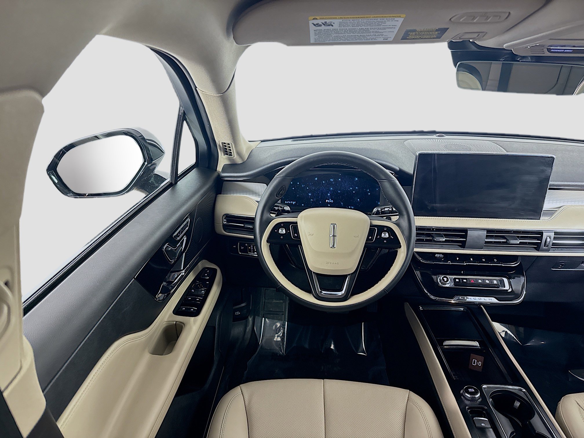 Used 2025 Lincoln Corsair FWD w/ Equipment Group 101A image 17