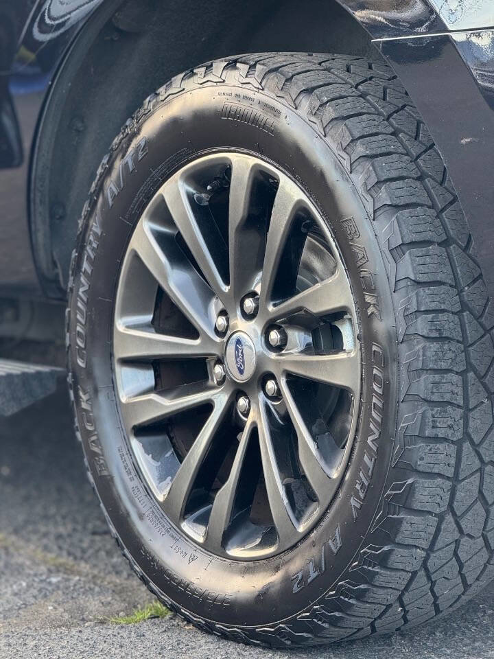 Used 2020 Ford Expedition Limited image 18