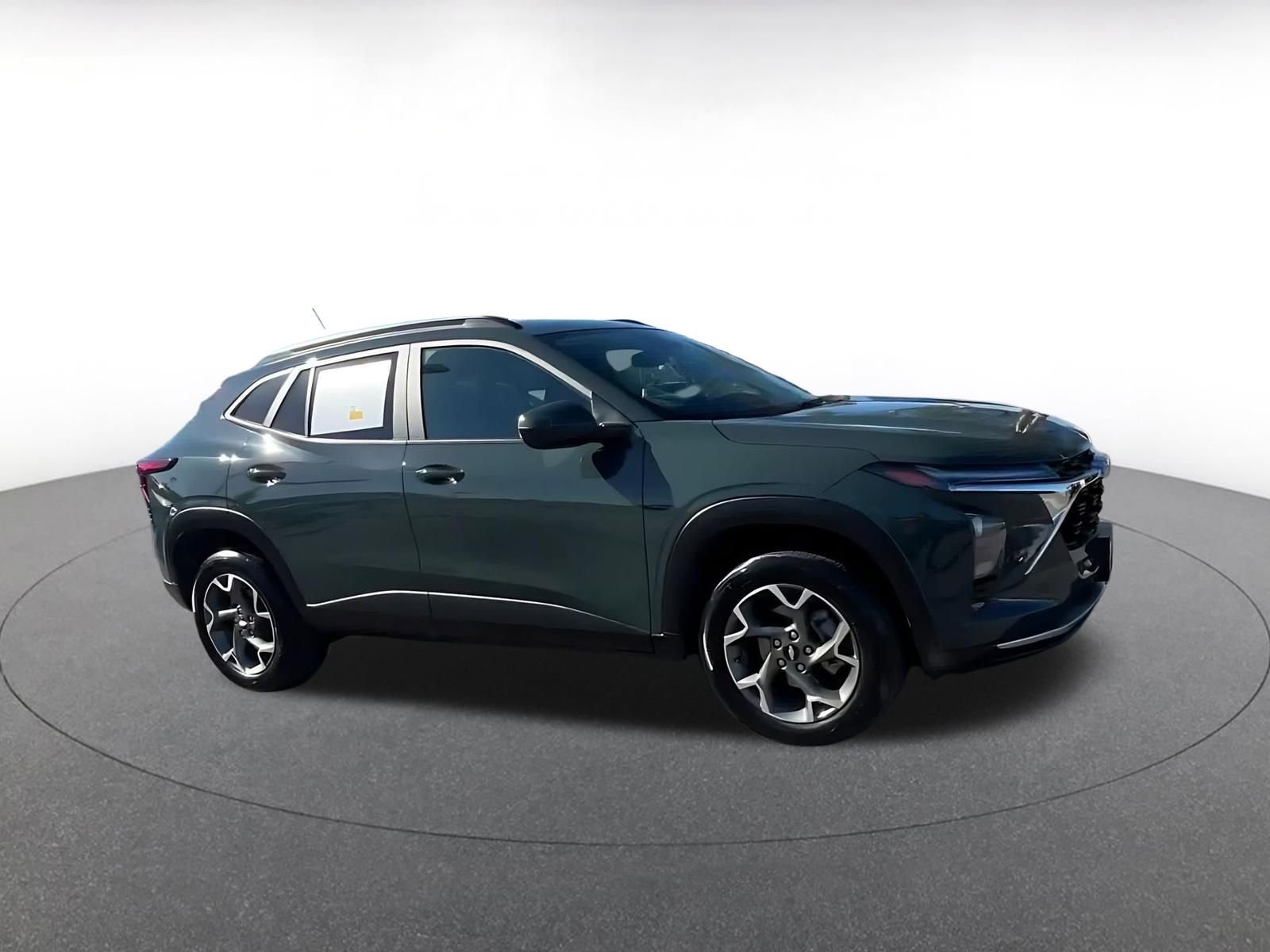 Used 2025 Chevrolet Trax LT FWD video 2