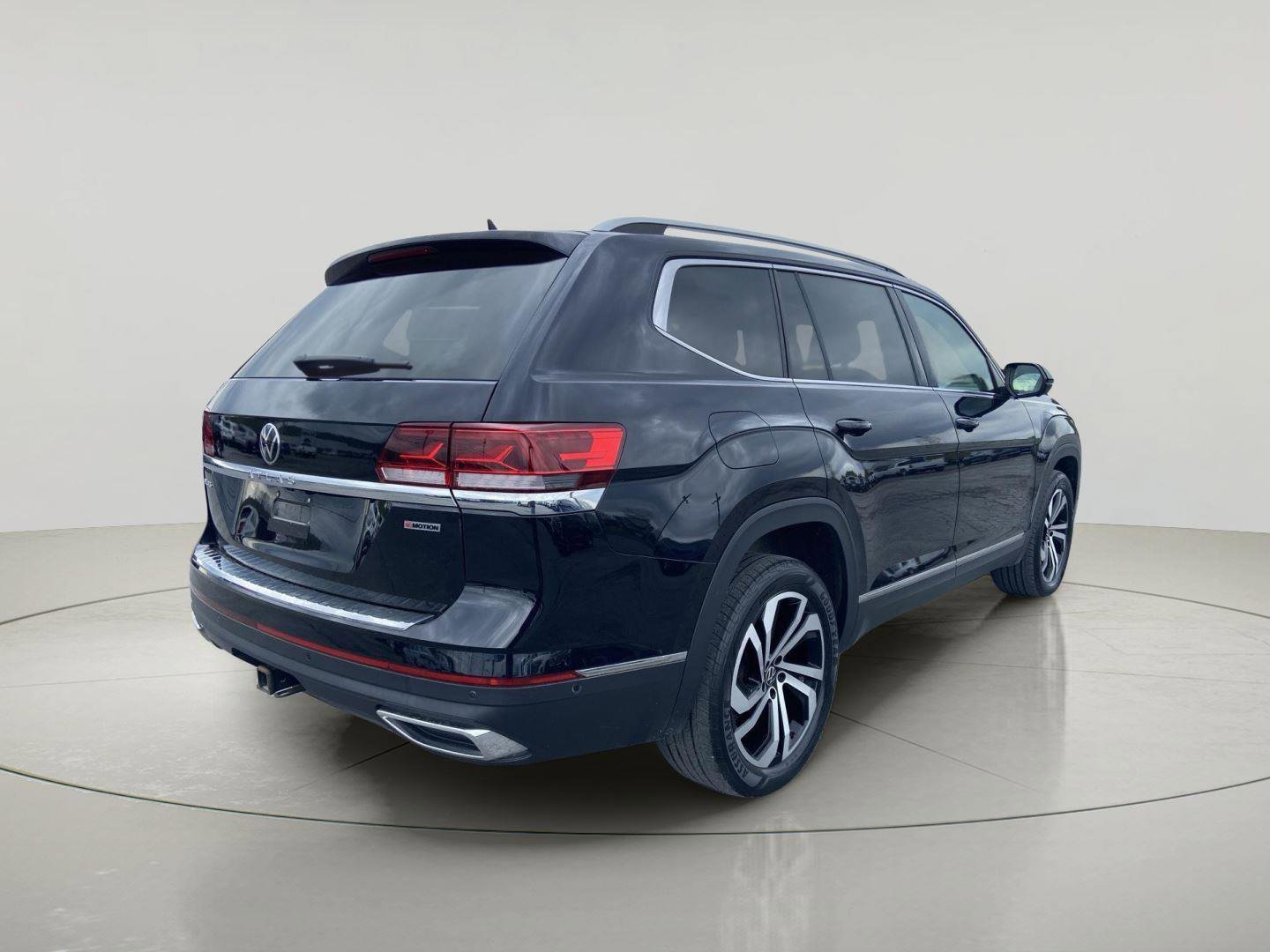 Used 2021 Volkswagen Atlas SEL Premium AWD/4WD image 3