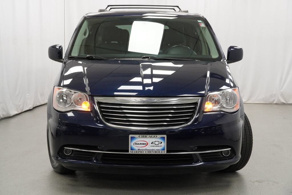 Used 2016 Chrysler Town & Country Touring w/ Driver Convenience Group FWD image 13