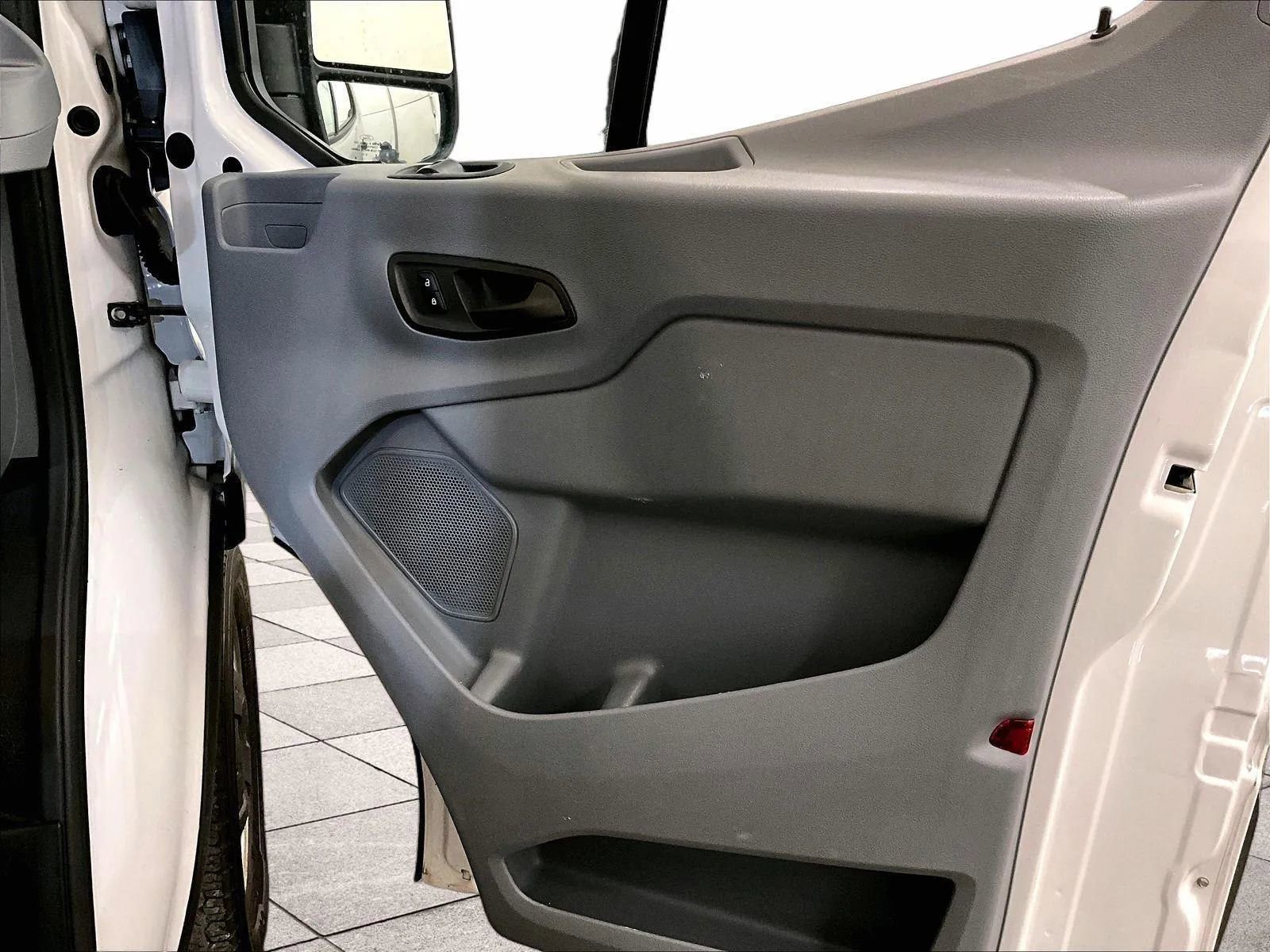 Used 2018 Ford Transit 150 130 Low Roof RWD image 23