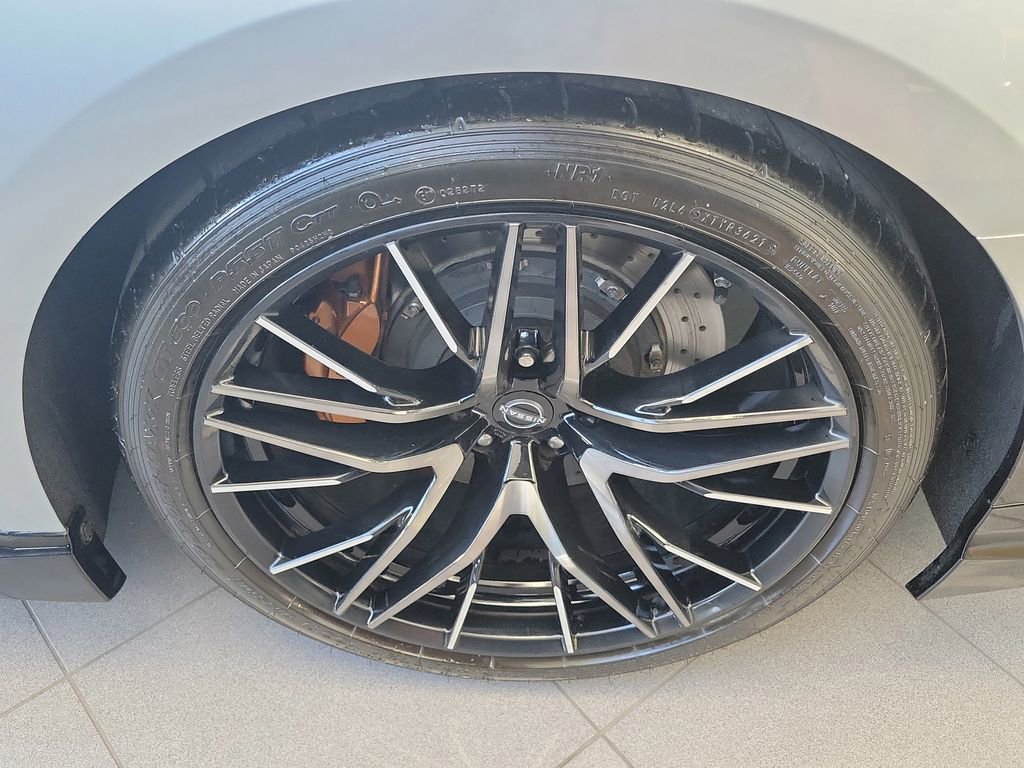 Used 2024 Nissan GT-R Premium w/ Premium Interior Package image 5