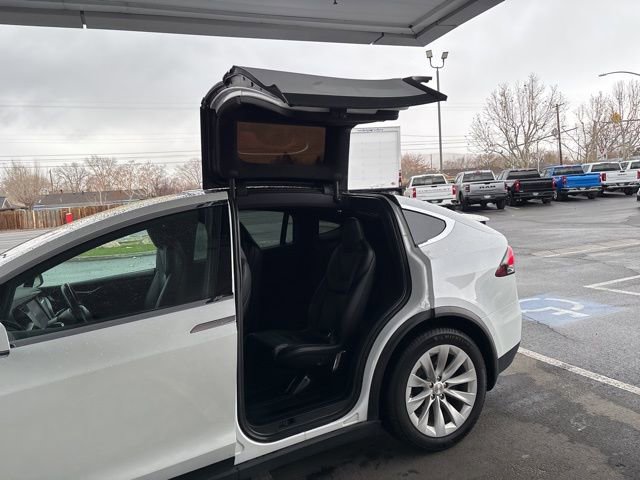 Used 2020 Tesla Model X Long Range image 22