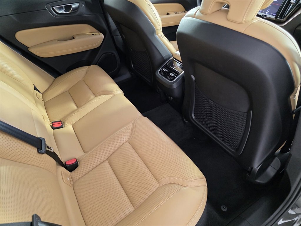 Used 2021 Volvo XC60 T5 Inscription w/ Protection Package Premier image 26