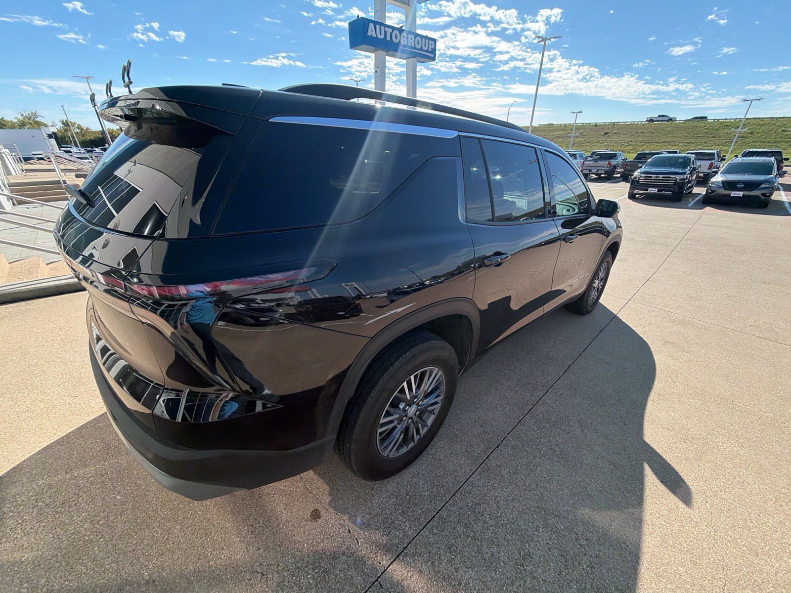 Used 2026 Chevrolet Traverse LT w/ Driver Confidence Package FWD image 11