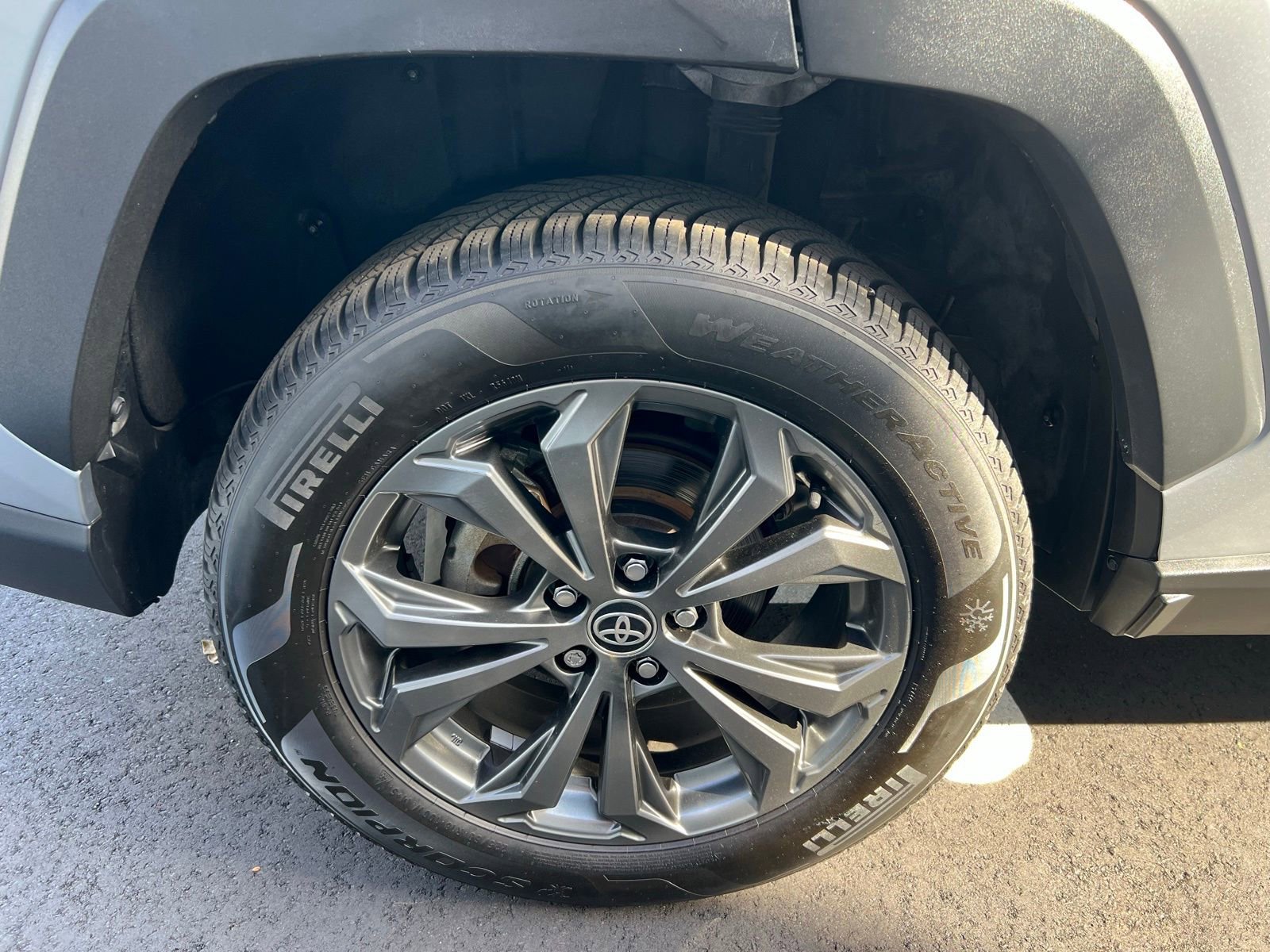 Used 2022 Toyota RAV4 XLE Premium image 15