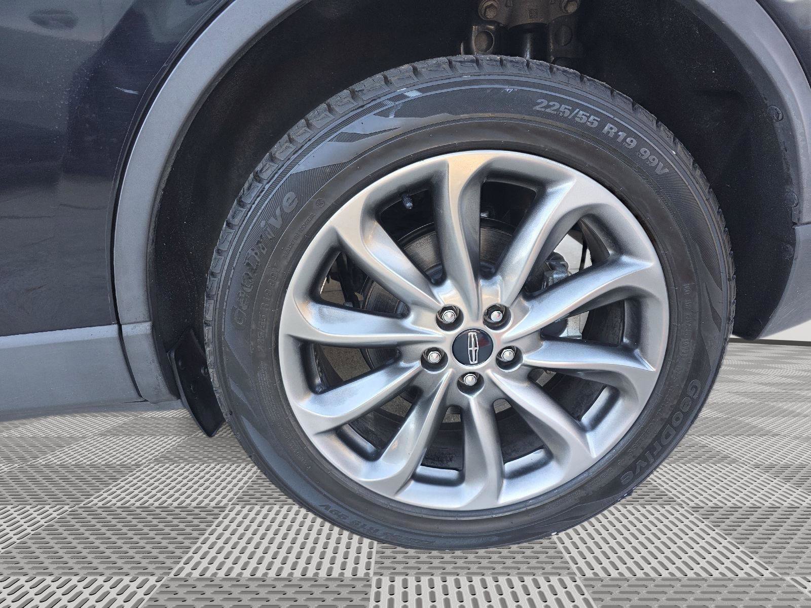 Used 2020 Lincoln Corsair AWD w/ Premium Package image 24