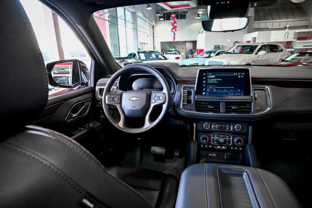 Used 2024 Chevrolet Suburban High Country AWD/4WD image 30