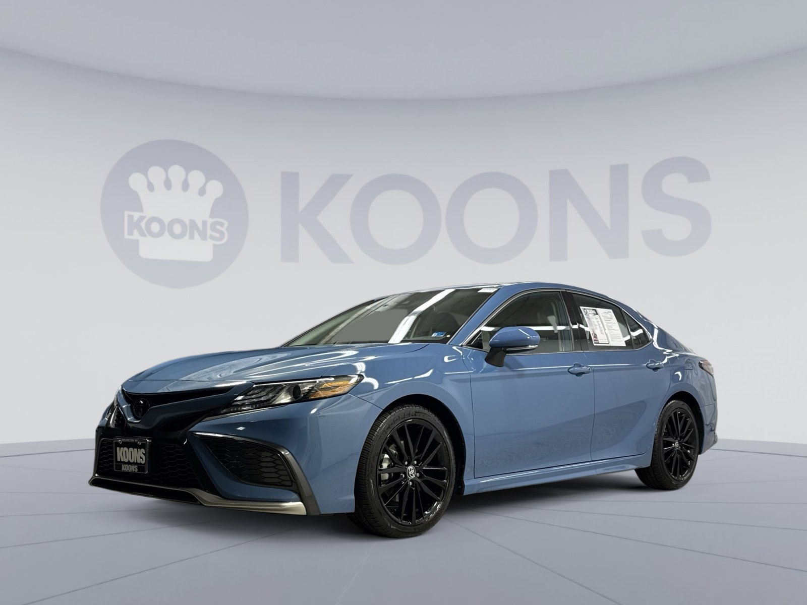 Used 2023 Toyota Camry XSE image 1