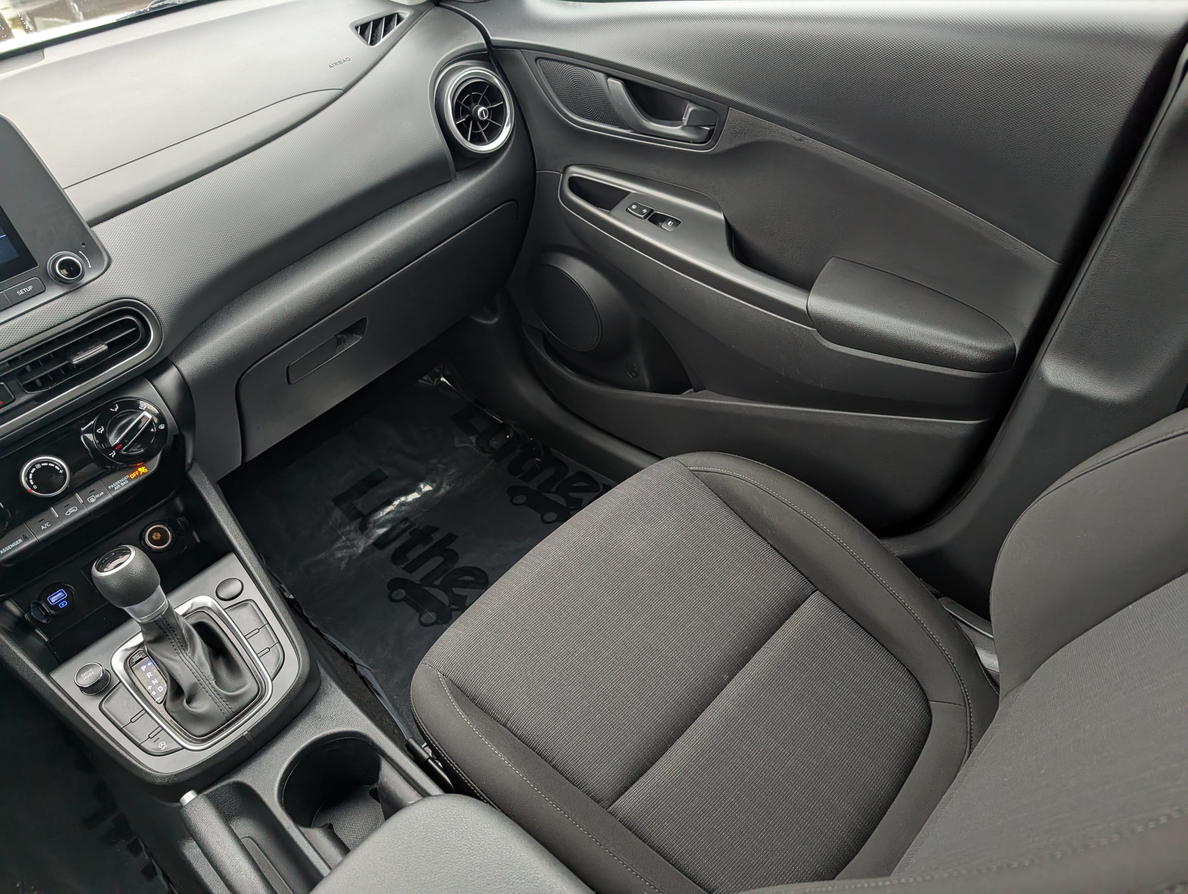 Certified 2022 Hyundai Kona SEL FWD image 11