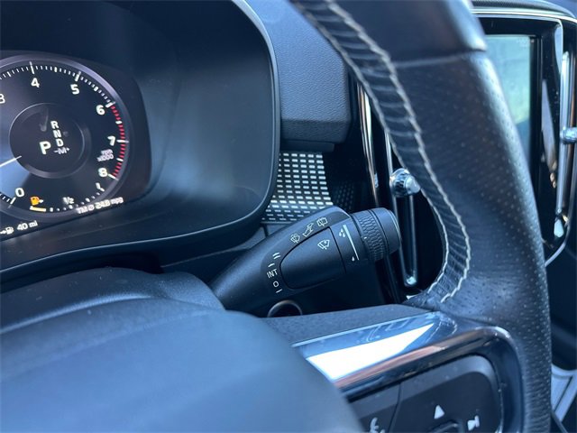 Used 2021 Volvo XC40 T5 R-Design w/ Climate Package image 25