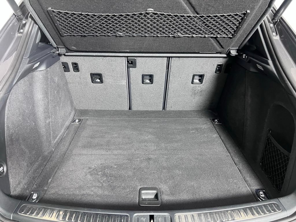 Certified 2018 Porsche Macan Turbo AWD/4WD image 17