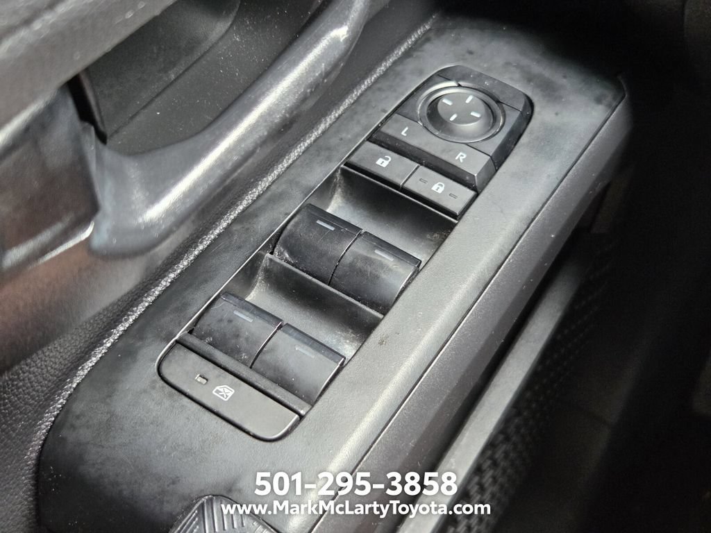 Used 2025 Toyota Tacoma SR AWD/4WD image 23