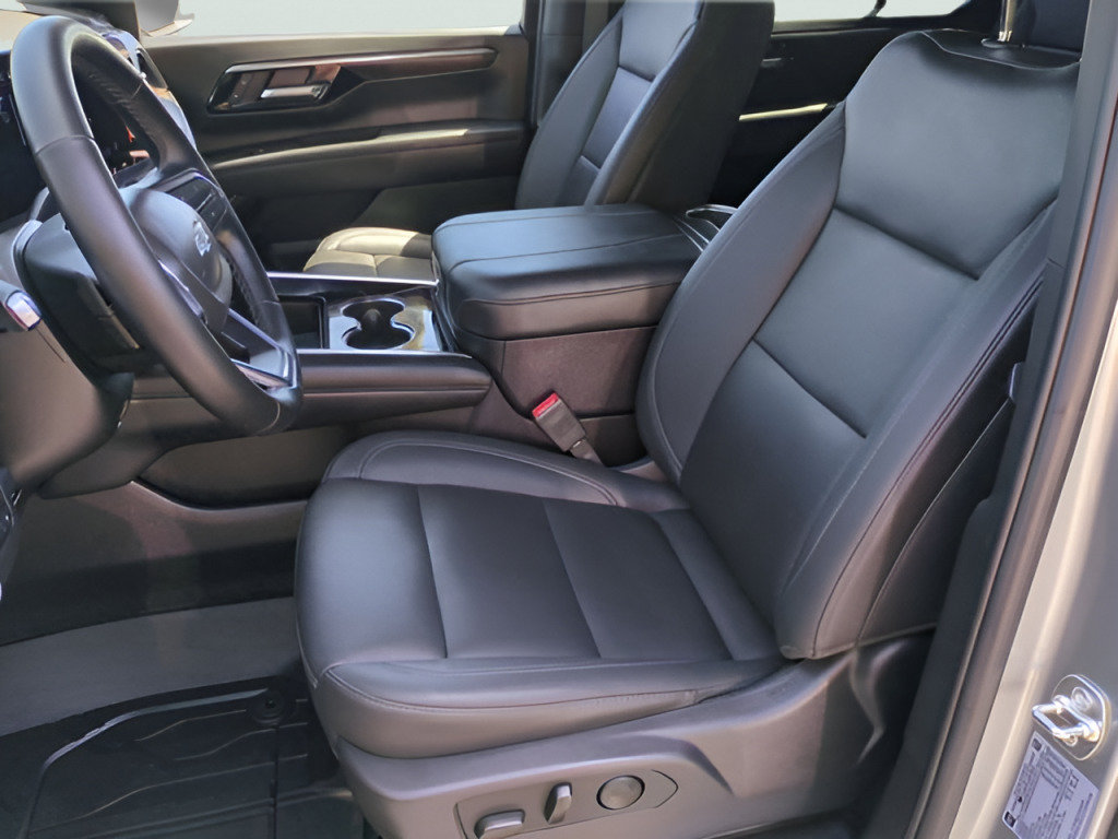 Used 2025 Chevrolet Tahoe Z71 w/ Z71 Off-Road Package AWD/4WD image 26