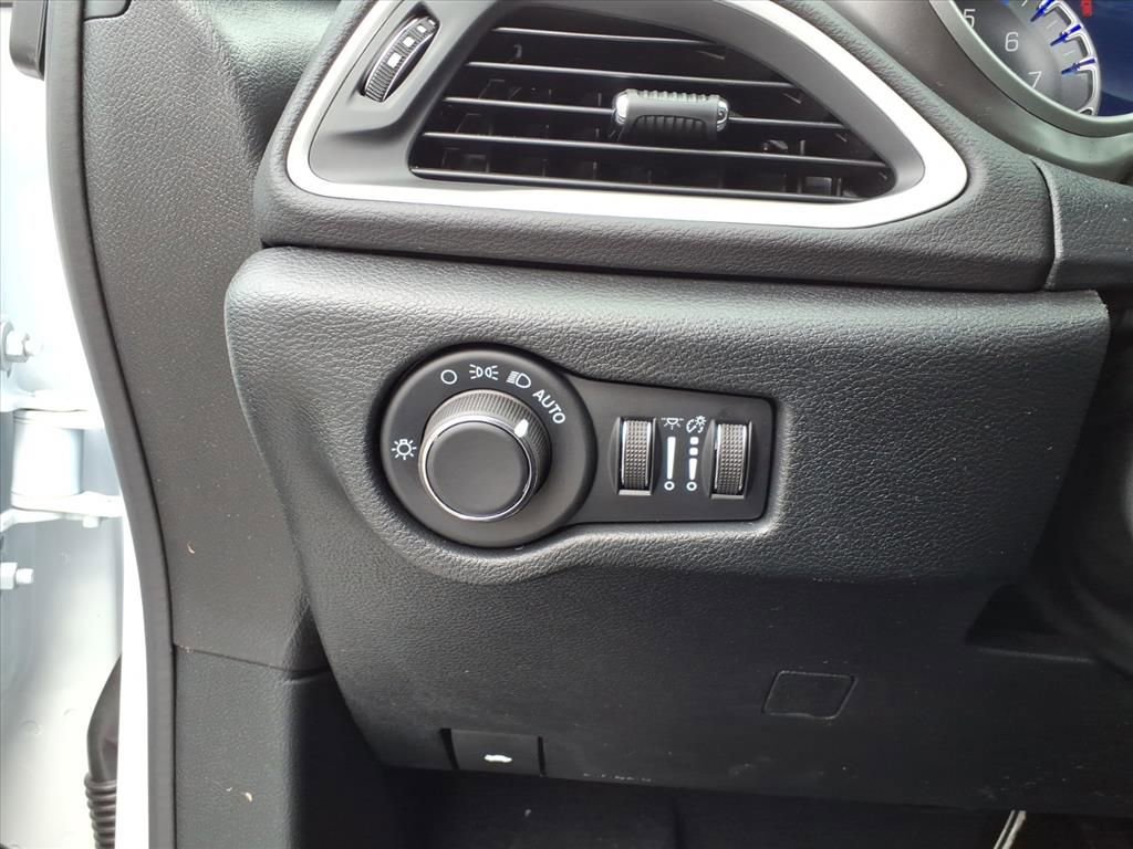 New 2026 Chrysler Voyager LX FWD image 15