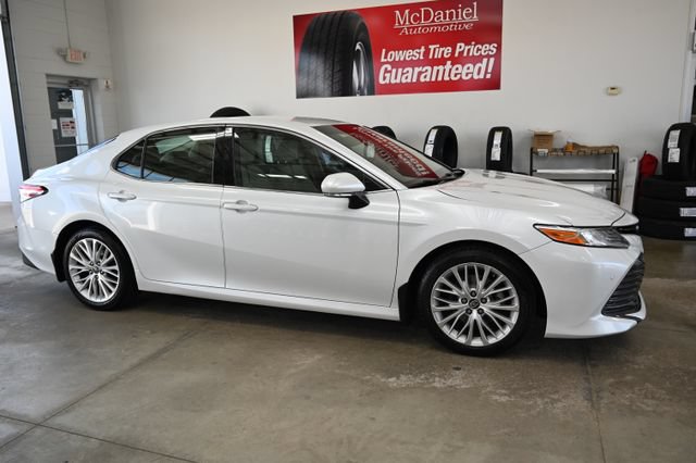 Used 2018 Toyota Camry XLE FWD image 4