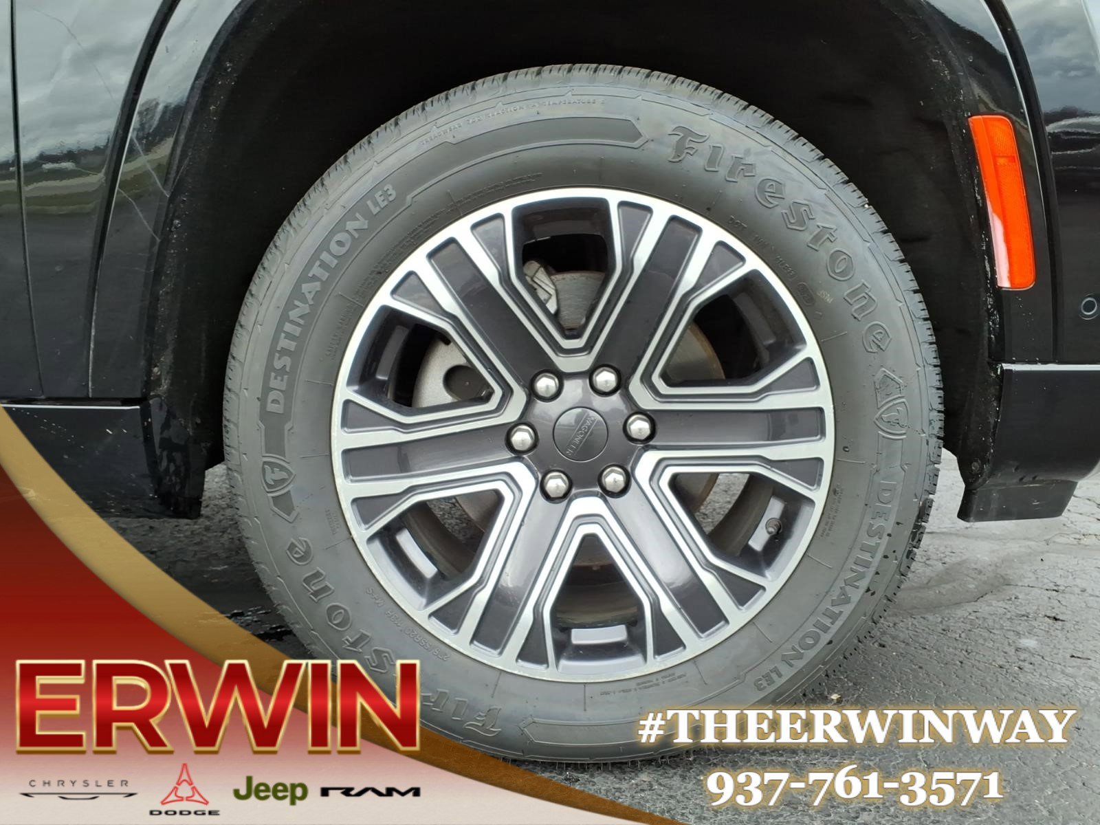 Certified 2024 Jeep Wagoneer Series II w/ Flexible Seating Group image 9