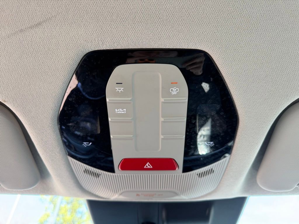 Used 2025 Kia K4 EX image 28