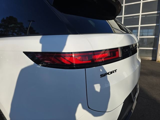 Used 2024 Land Rover Range Rover Sport SE image 34