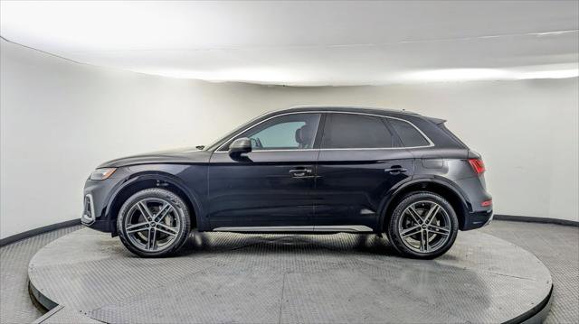 Used 2021 Audi Q5 e Premium Plus w/ Premium Plus Package image 3
