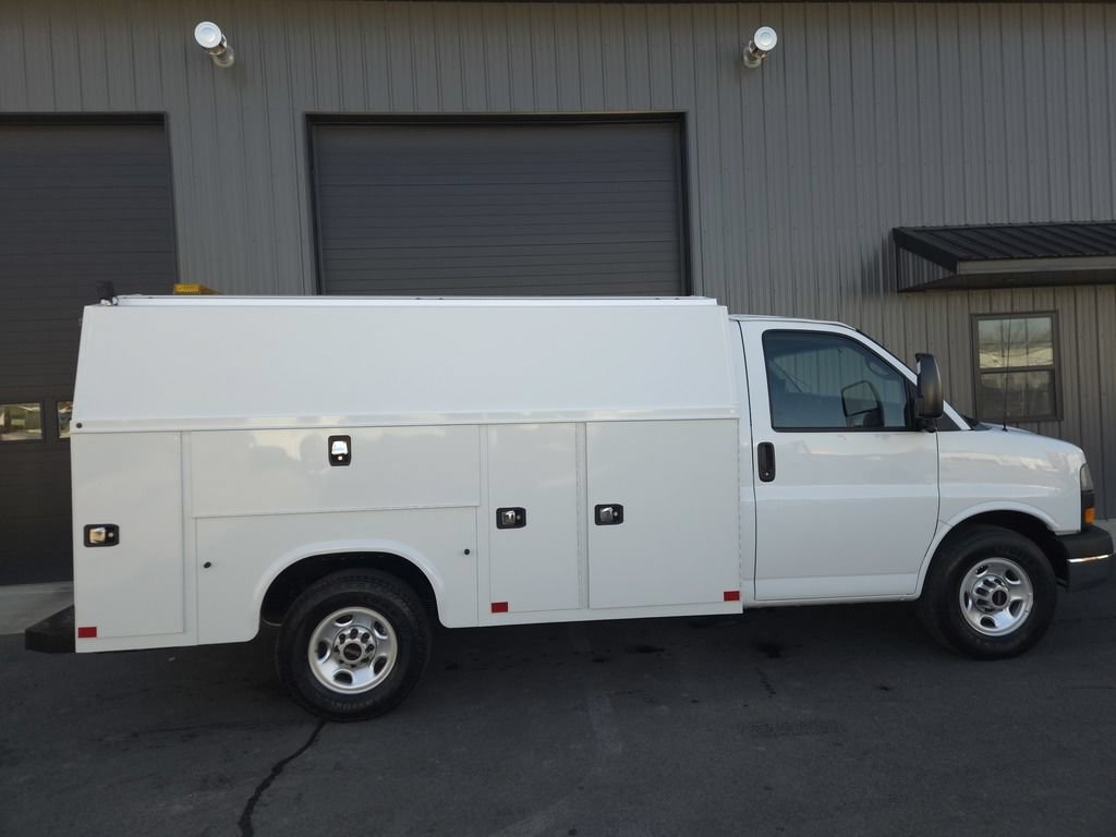 Used 2015 GMC Savana 3500 RWD image 5
