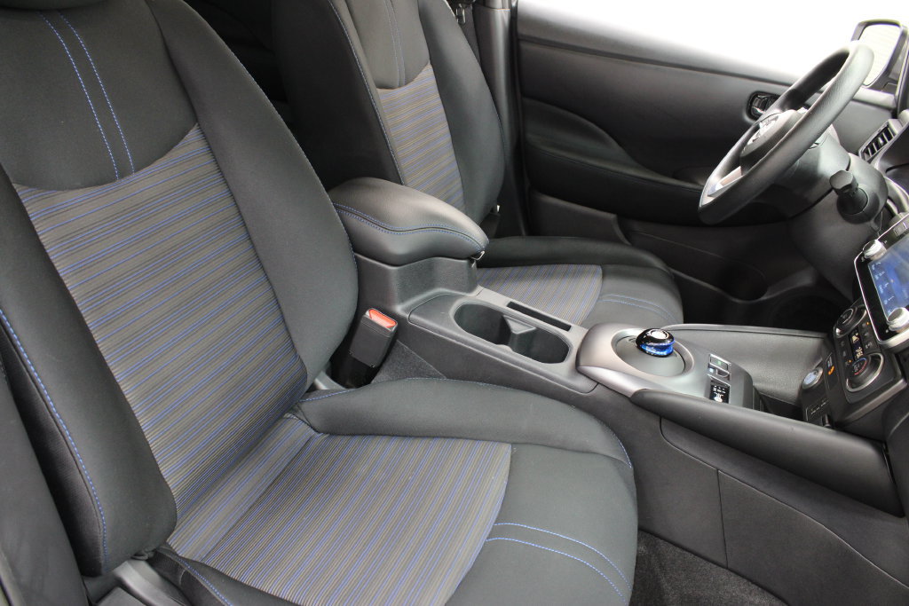 Used 2025 Nissan Leaf S FWD image 22