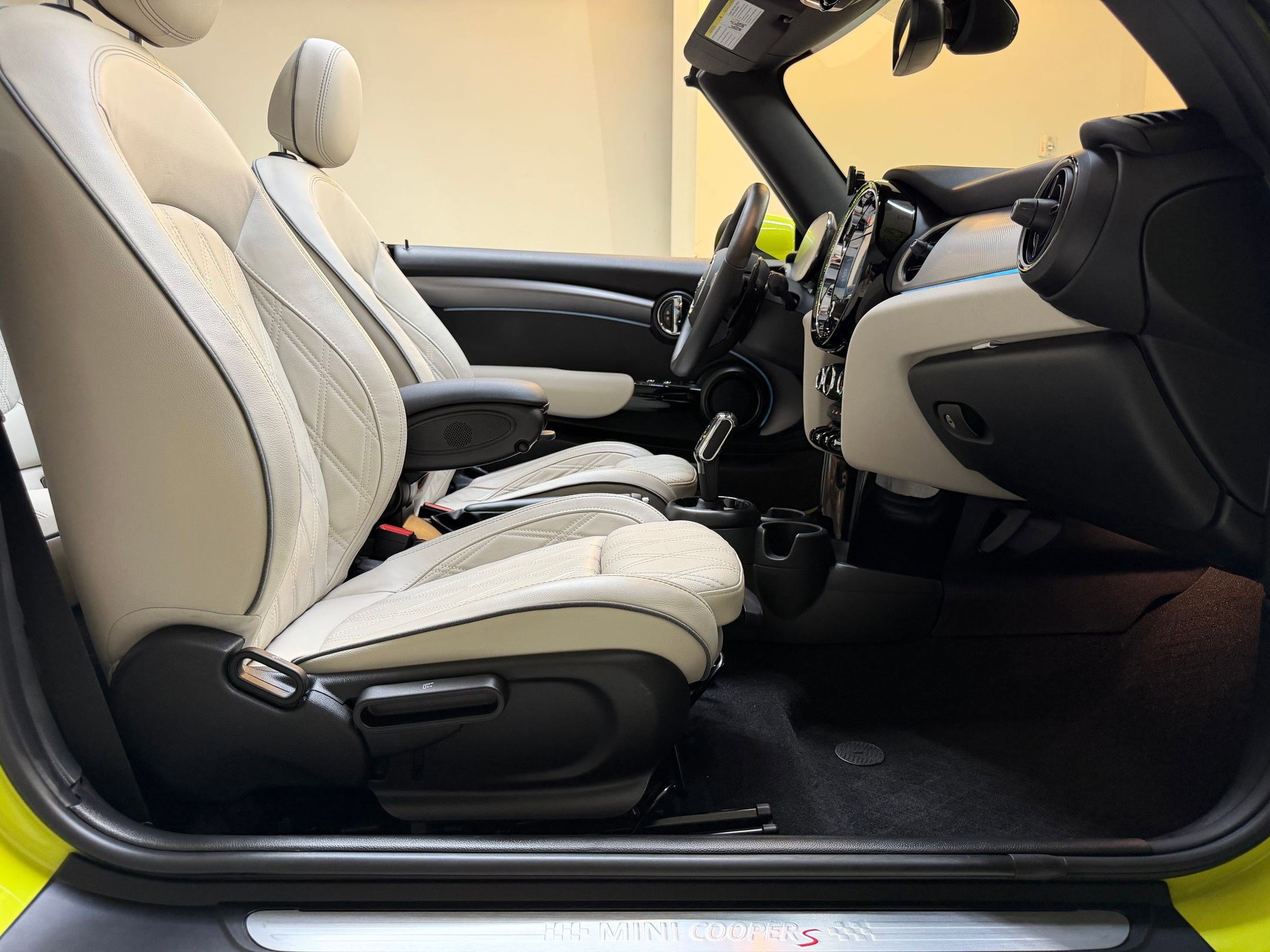 Used 2024 MINI Cooper S w/ Signature Upholstery Package image 43