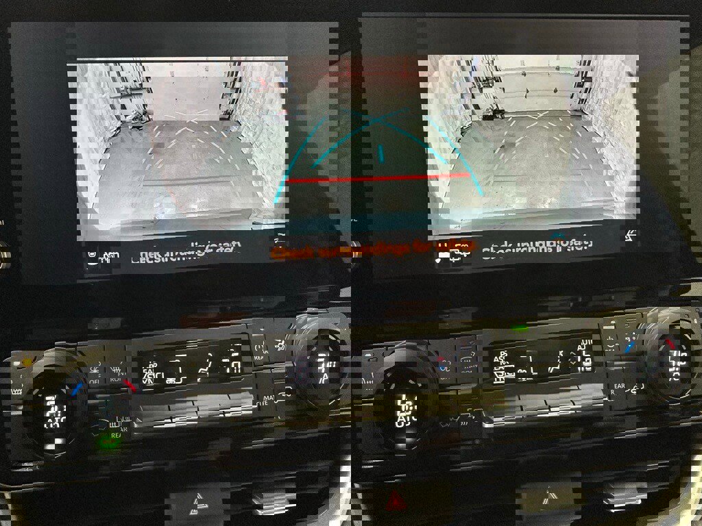 Used 2025 Toyota Grand Highlander AWD image 37