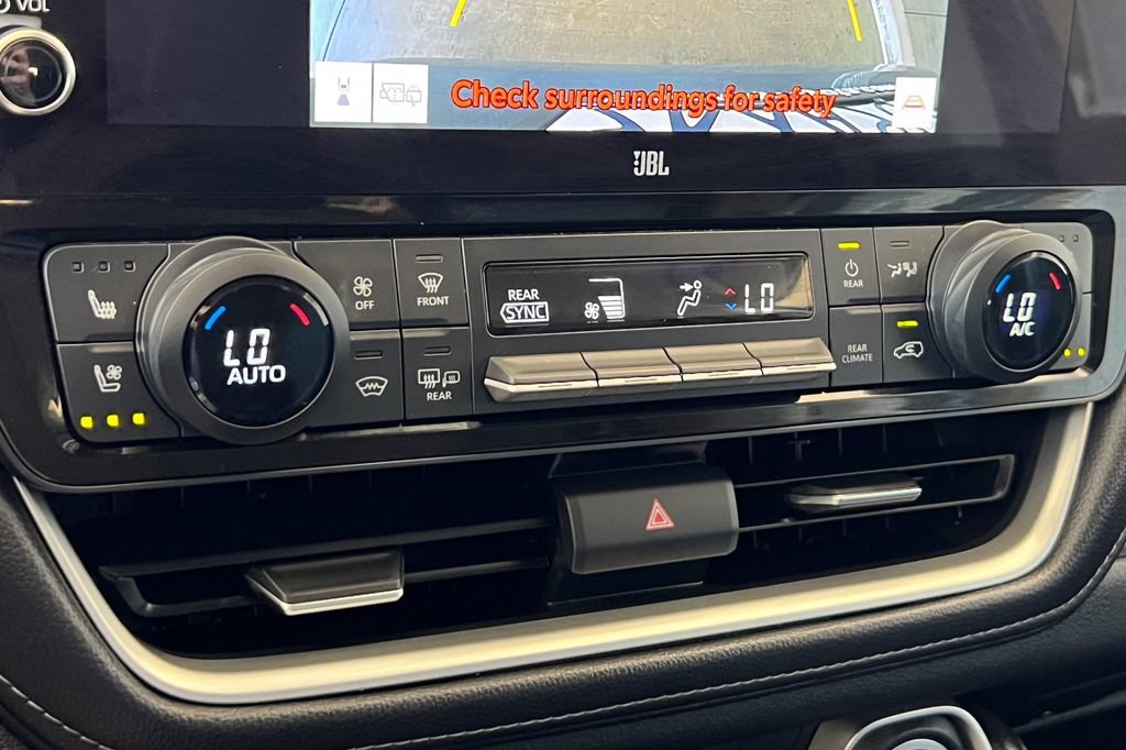 Certified 2024 Toyota Grand Highlander FWD image 26