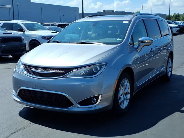 Used 2019 Chrysler Pacifica Limited FWD image 2
