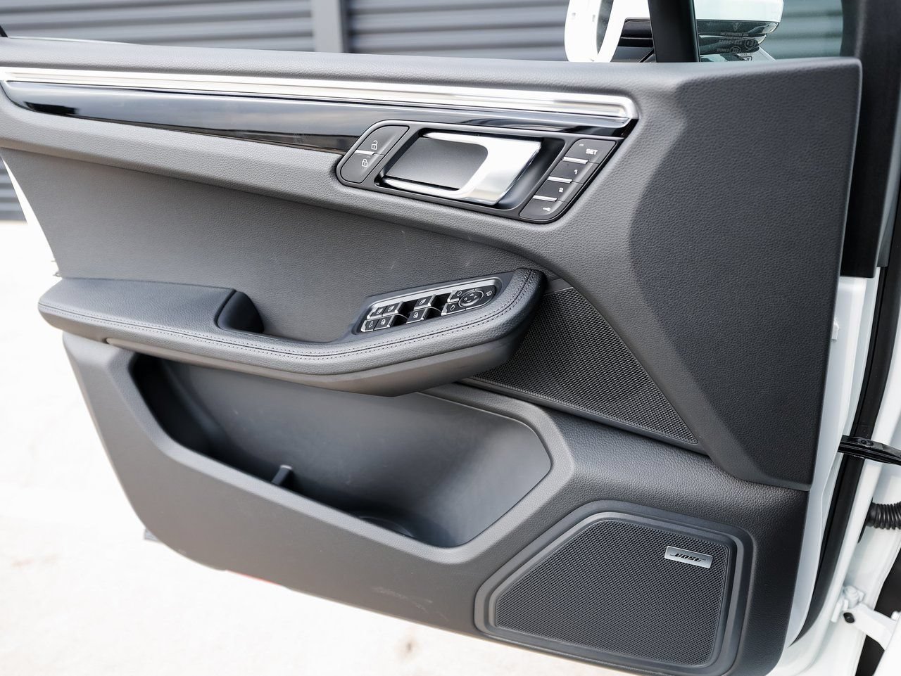 Certified 2026 Porsche Macan AWD/4WD image 23