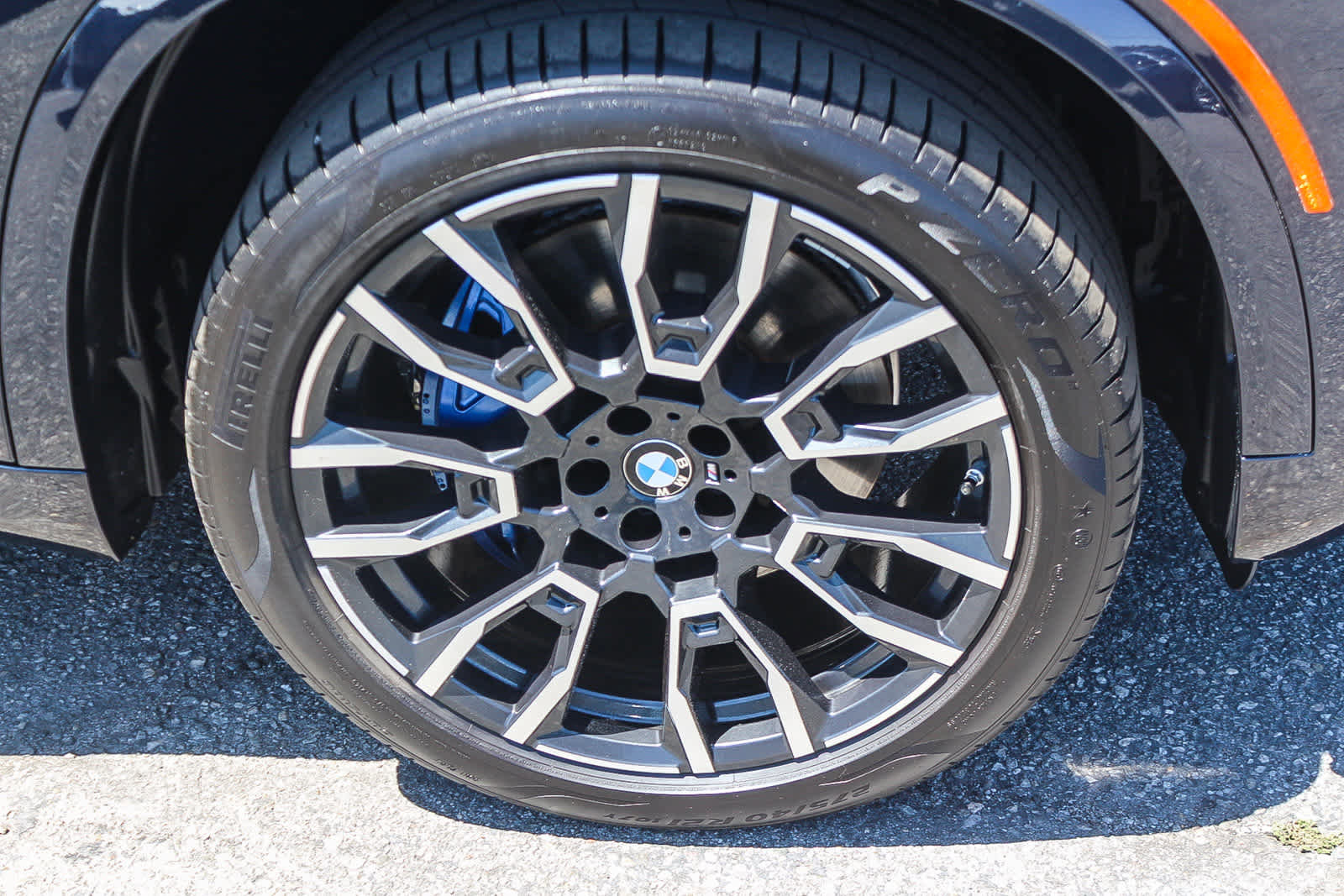 Used 2025 BMW X5 sDrive40i w/ M Sport Package RWD image 9