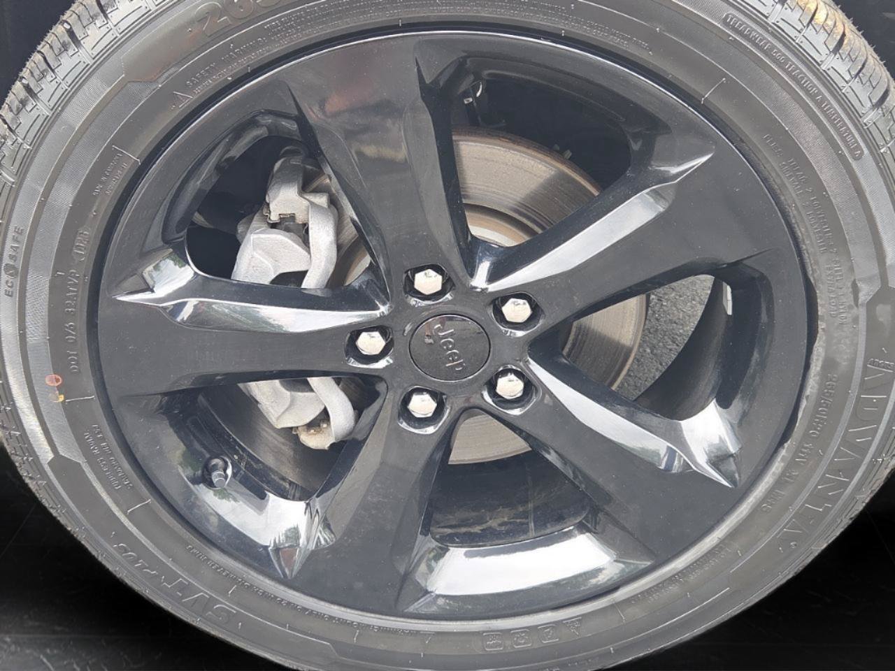 Used 2023 Jeep Grand Cherokee Altitude AWD/4WD image 48