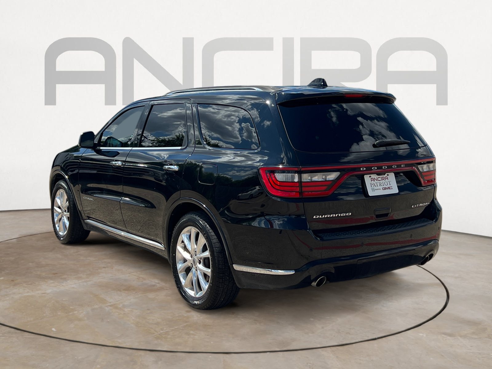 Used 2020 Dodge Durango Citadel w/ Technology Group RWD image 8