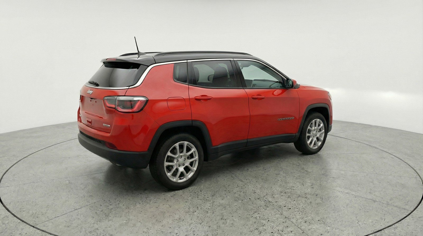 Used 2025 Jeep Compass Limited AWD/4WD image 9