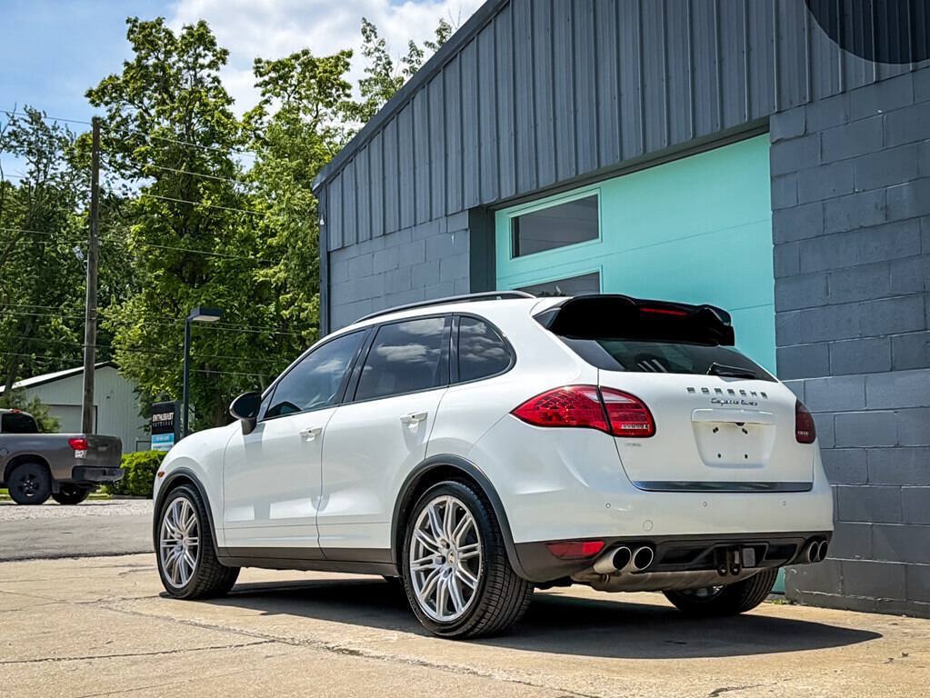 Used 2013 Porsche Cayenne Turbo w/ Premium Pkg Plus AWD/4WD image 4