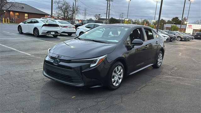 Used 2024 Toyota Corolla LE image 2