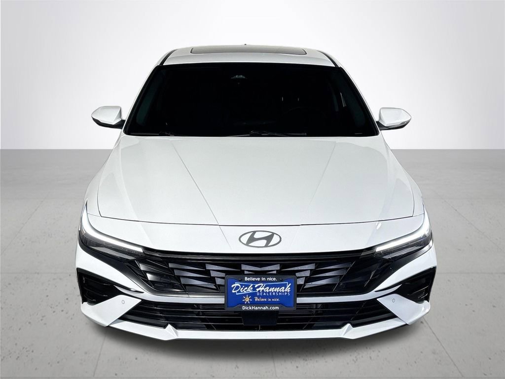 Used 2024 Hyundai Elantra Limited image 3