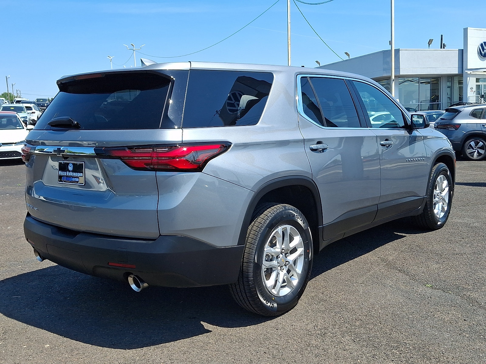 Used 2023 Chevrolet Traverse LS w/ LPO, Floor Liner Package AWD/4WD image 7