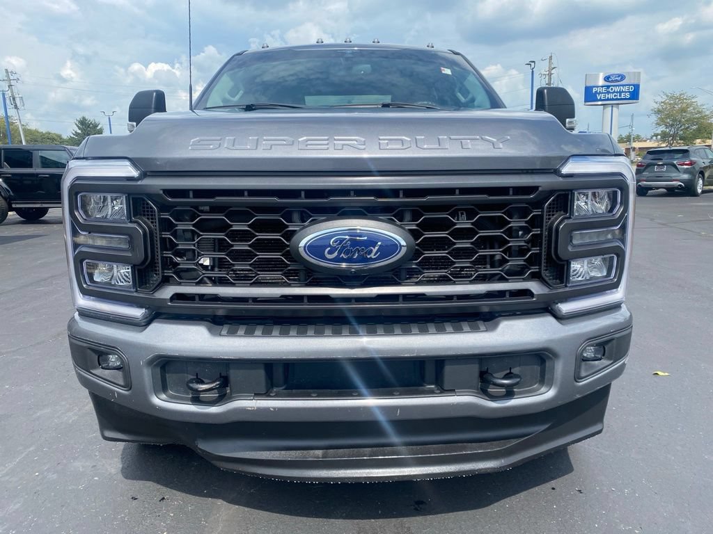 Used 2023 Ford F350 XLT w/ XLT Premium Package AWD/4WD image 8